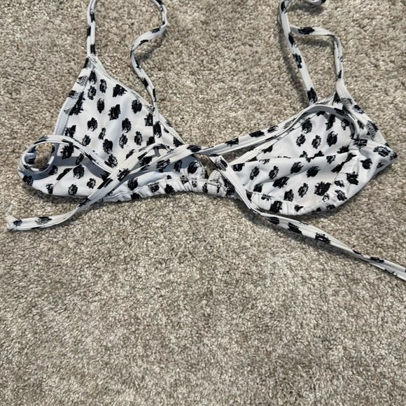 Kulani Kinis Black and White Bikini Top - Picture 2 of 2